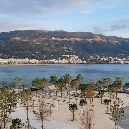 아파트 By The Sea